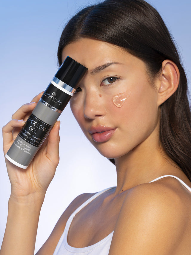 LIPOCLEAN GEL CON OLIO DI JOJOBA, OLIO DI VINACCIOLI ED ESTRATTO DI CALENDULA